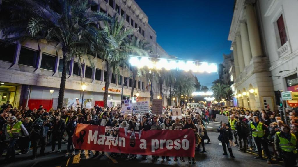 La manifestación 'Mazón a presó' recorre el centro de València