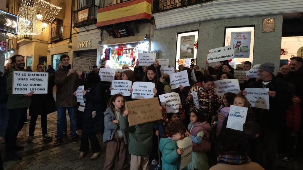 Imagen de la protesta que ha tenido lugar en la tarde de este sábado.