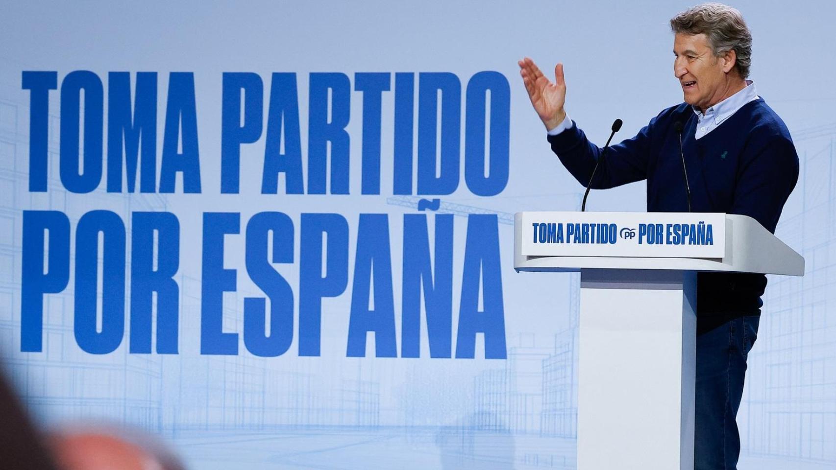 El líder del PP, Alberto Núñez Feijóo, durante el acto celebrado este sábado en Burgos.