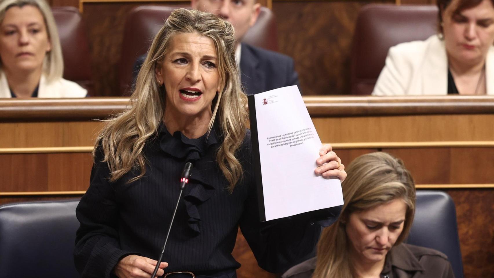 Imagen de la vicepresidente segunda y ministra de Trabajo y Economía Social, Yolanda Díaz, durante una sesión de control al Gobierno.