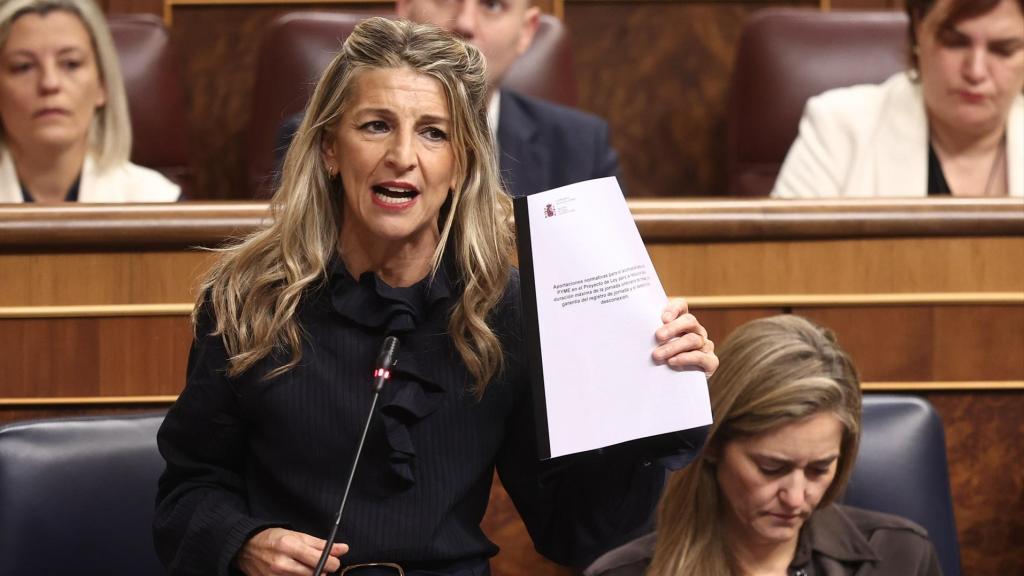 Imagen de la vicepresidente segunda y ministra de Trabajo y Economía Social, Yolanda Díaz, durante una sesión de control al Gobierno.