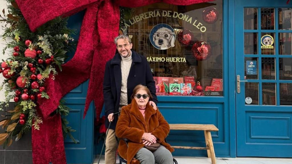 Máximo Huerta, junto a su madre, Clara, en una imagen de sus redes sociales.