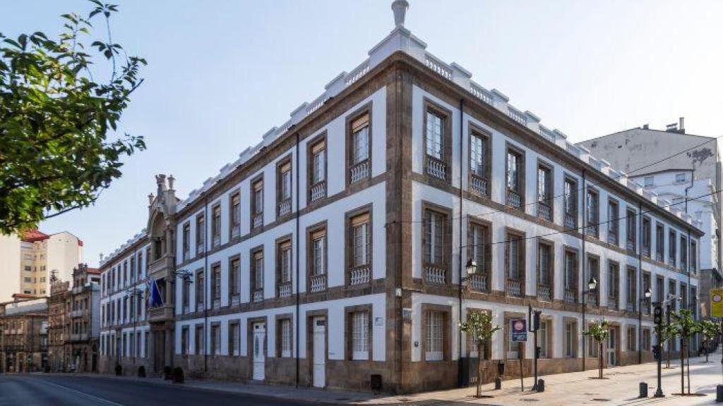 Fachada de la Diputación de Ourense.