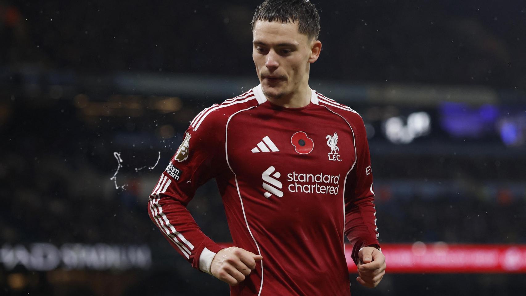 Florian Wirtz, cabizbajo en un partido con el Liverpool.