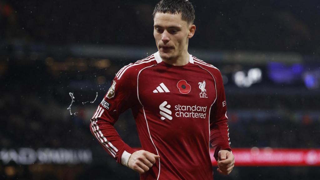 Florian Wirtz, cabizbajo en un partido con el Liverpool.