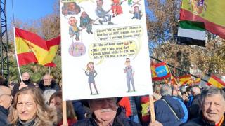 Unas 80.000 personas según fuentes de la organización del PP, la mitad según la Delegación de Gobierno, se han congregado durante la mañana de este domingo.