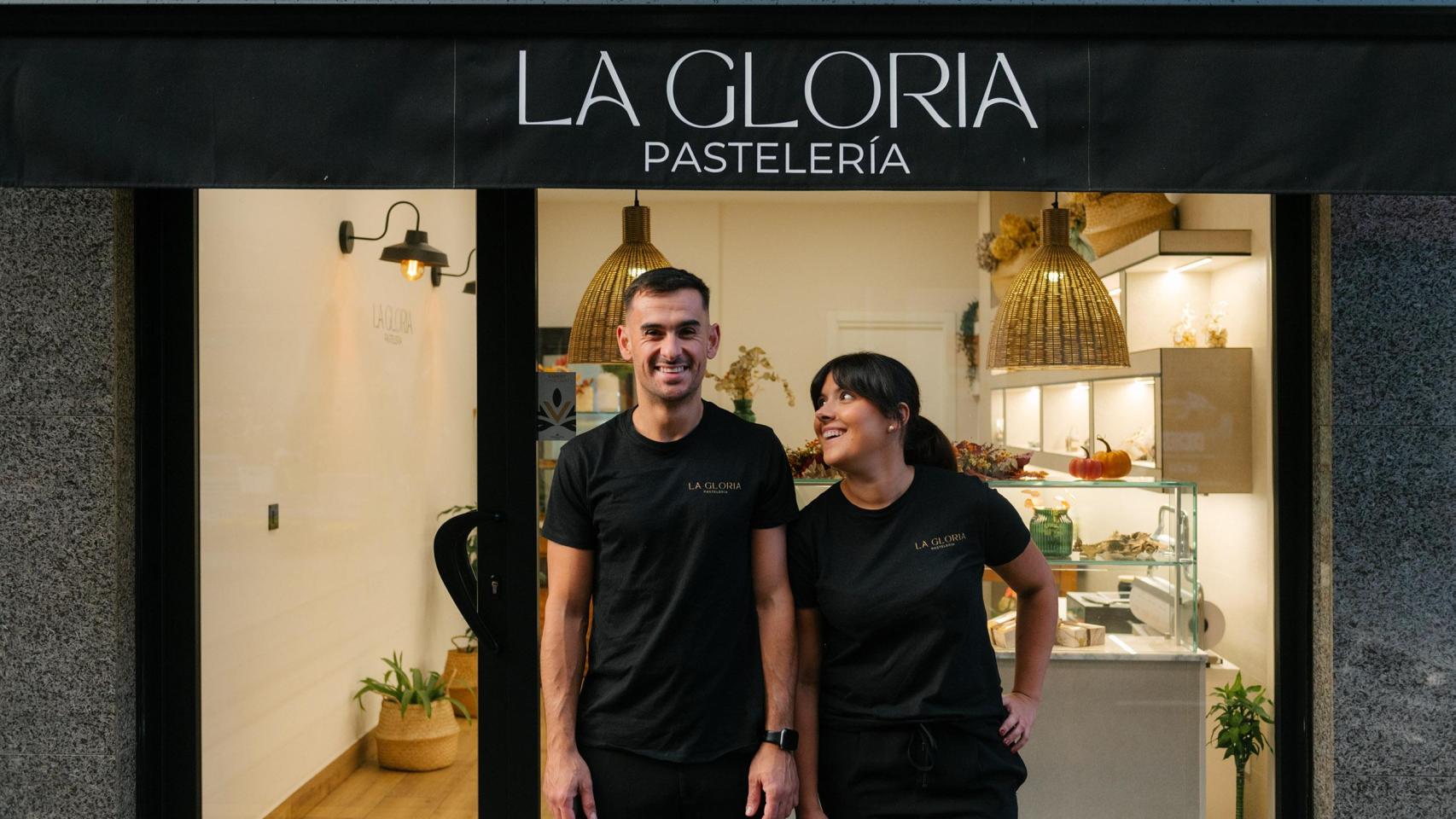 Barbara Pereira junto a su marido Adrián Álvarez, la otra mitad de La Gloria.