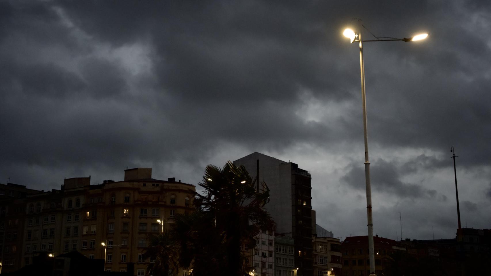 Imagen de archivo de cielos nublados en A Coruña.