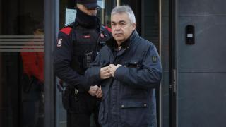 El ex secretario de Organización del PSOE Santos Cerdán a su salida este lunes por primera vez al Juzgado de Primera Instancia de Tafalla.