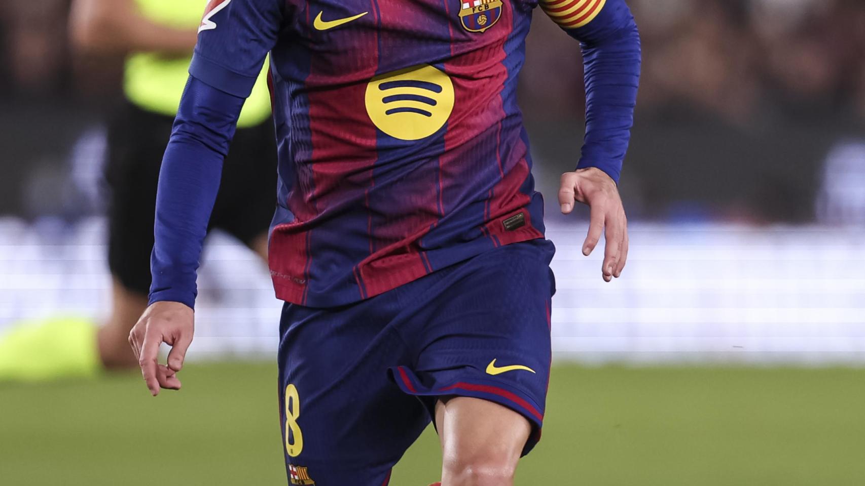 Pedri, durante el partido contra el Alavés.