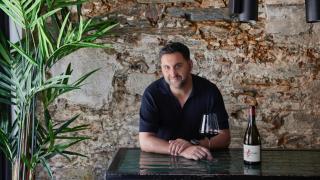 Mateo, responsable de Bodega 83, nuevo Solete de Navidad de la Guía Repsol