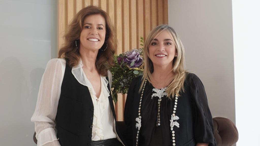 Nuria March junto a Lourdes Redondo.