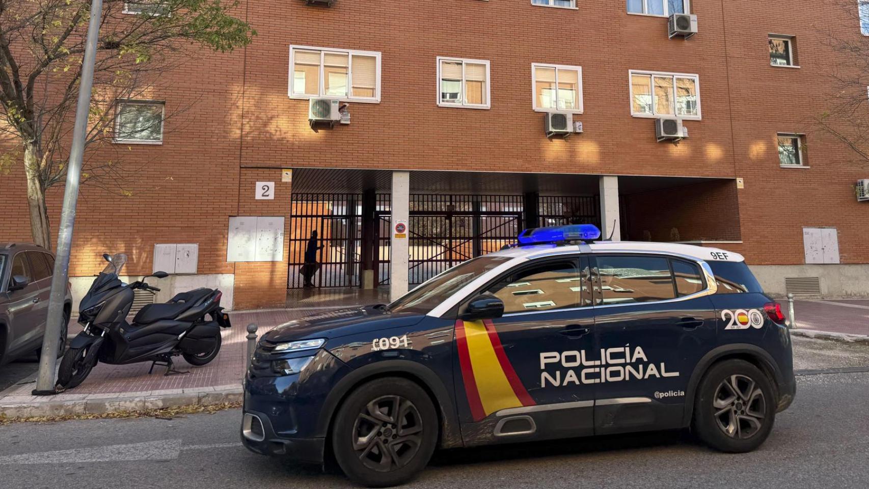 Vehículo de Policía Nacional en el lugar de los hechos.