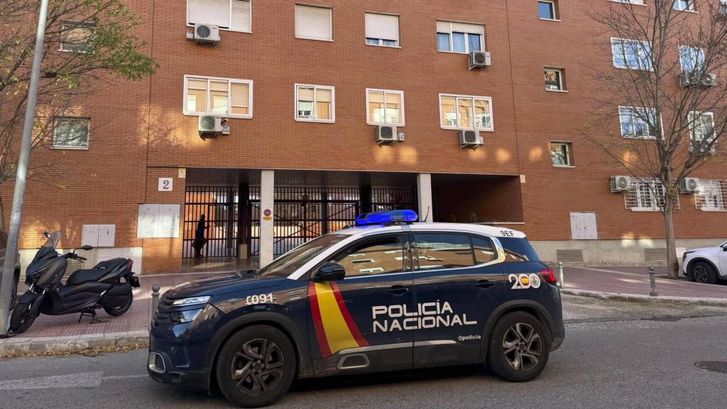 Vehículo de Policía Nacional en el lugar de los hechos.