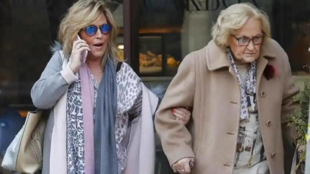 Lydia Lozano y su madre, Sol Hernández, en una imagen de archivo.