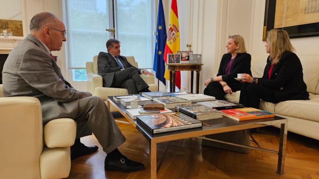 Reunión con el embajador de España en la República Argentina, Joaquín María de Arístegui