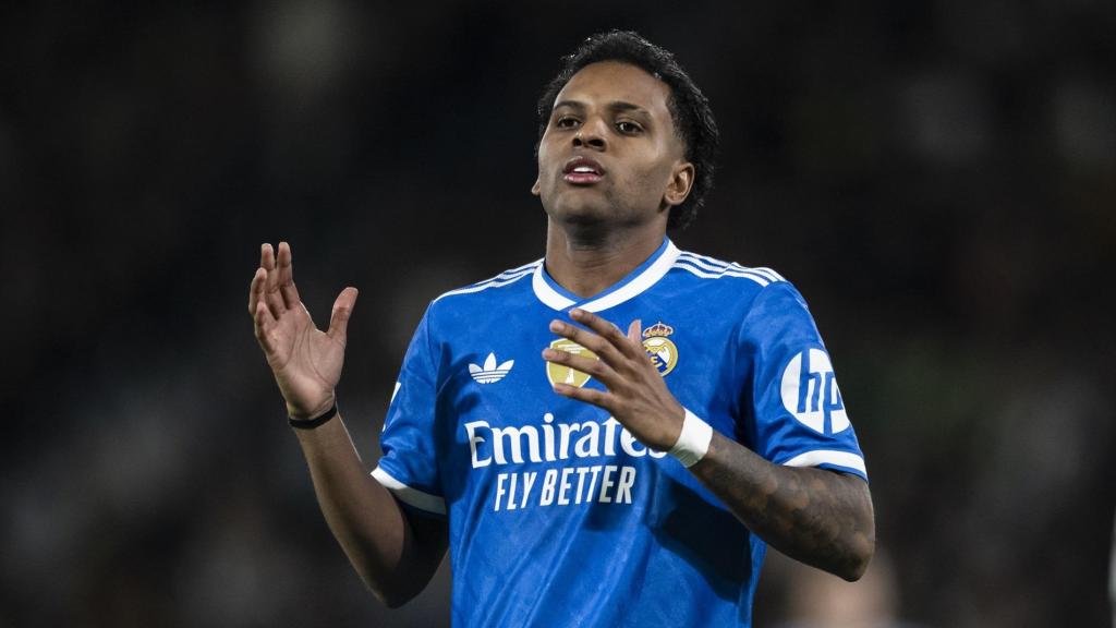 Rodrygo se lamenta durante el partido contra el Elche.