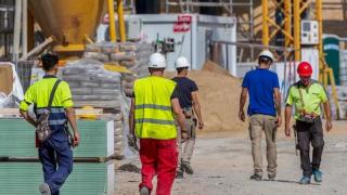 Trabajadores en una obra en Zaragoza.