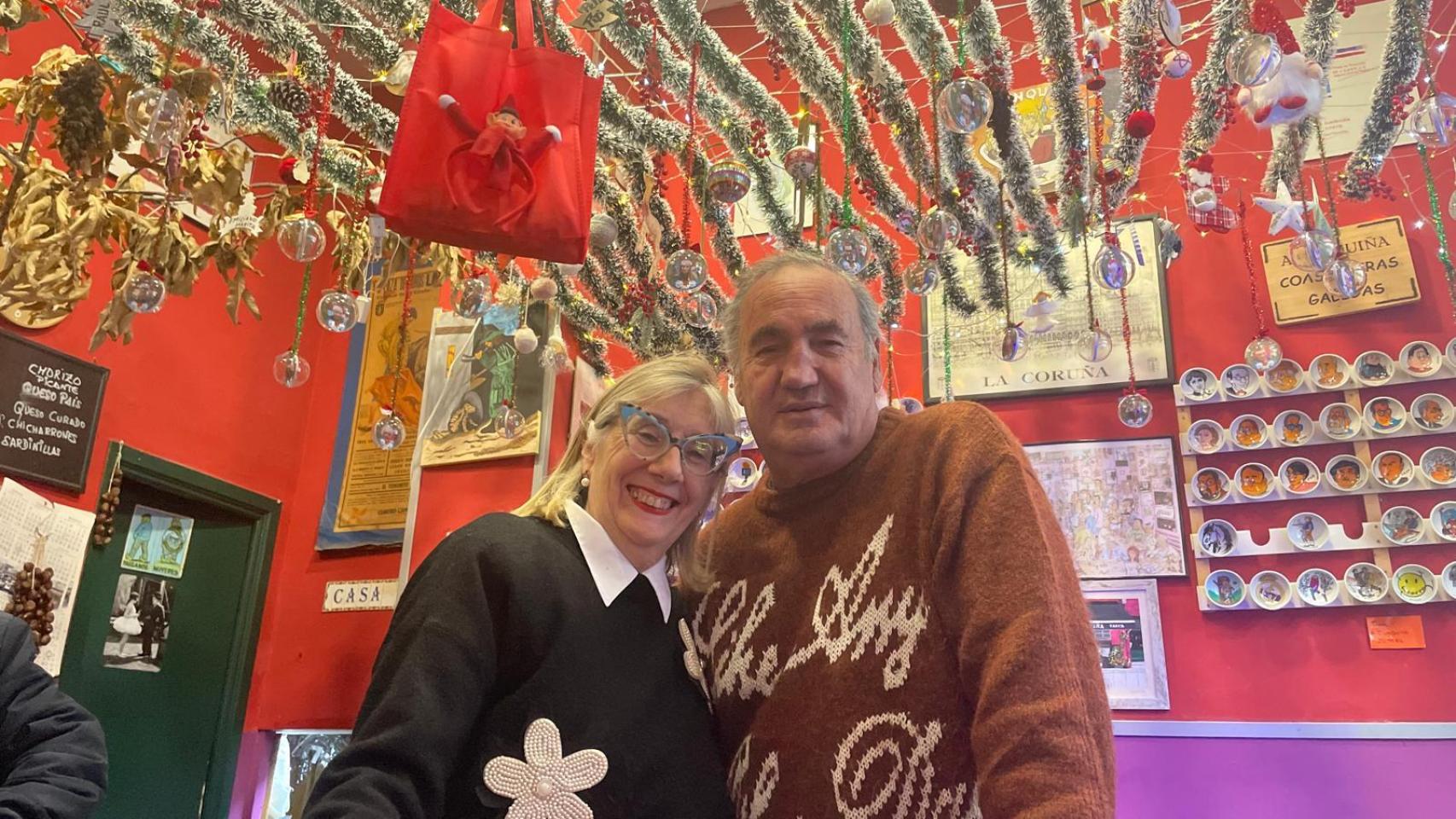 Rosa y Armando decoran A Cunquiña por Navidad