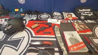 Material incautado de la primera célula en España de la organización terrorista 'The Base'.