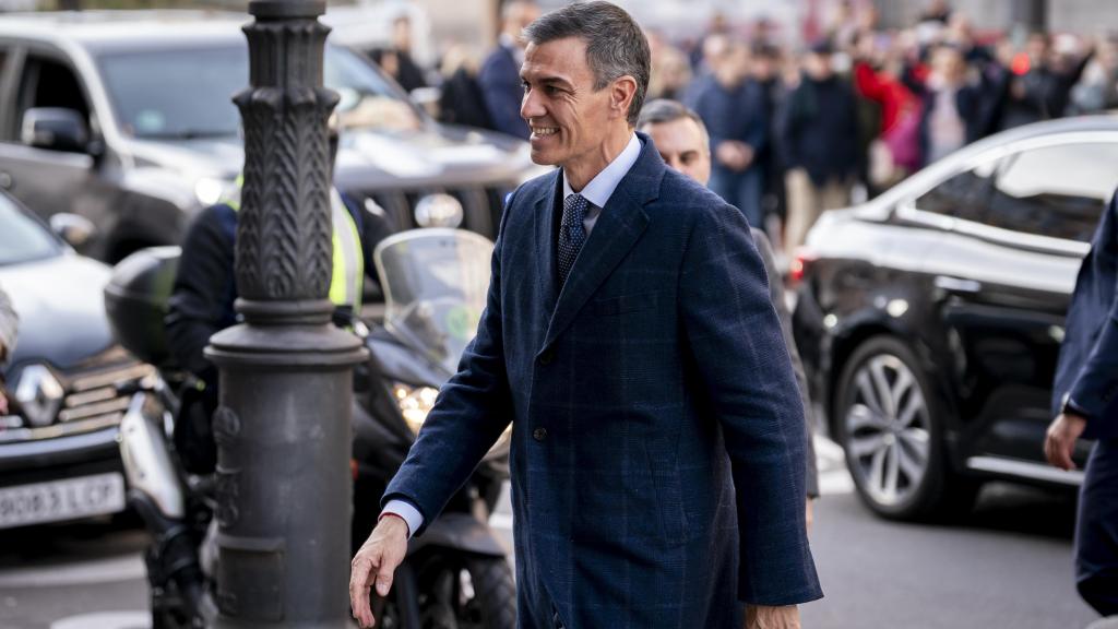 Pedro Sánchez, a su llegada a la Sesión constitutiva del Pleno de la Comisión Nacional para la conmemoración de los 500 años de existencia del Consejo de Estado, en el Palacio de Consejos.