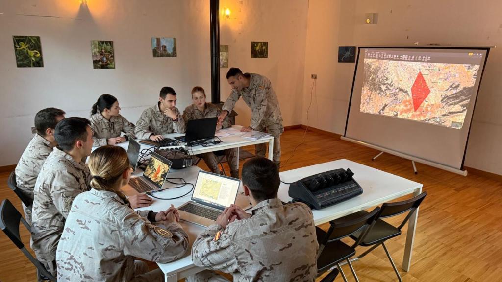 La Princesa, junto a sus compañeros de la AGA.