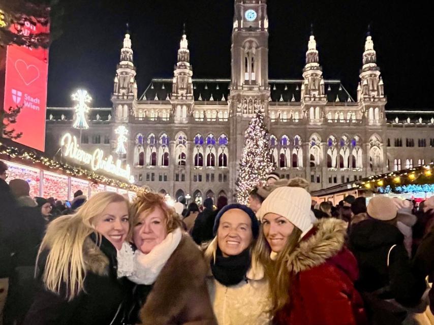 Elisabet junto a sus amigas en Viena.