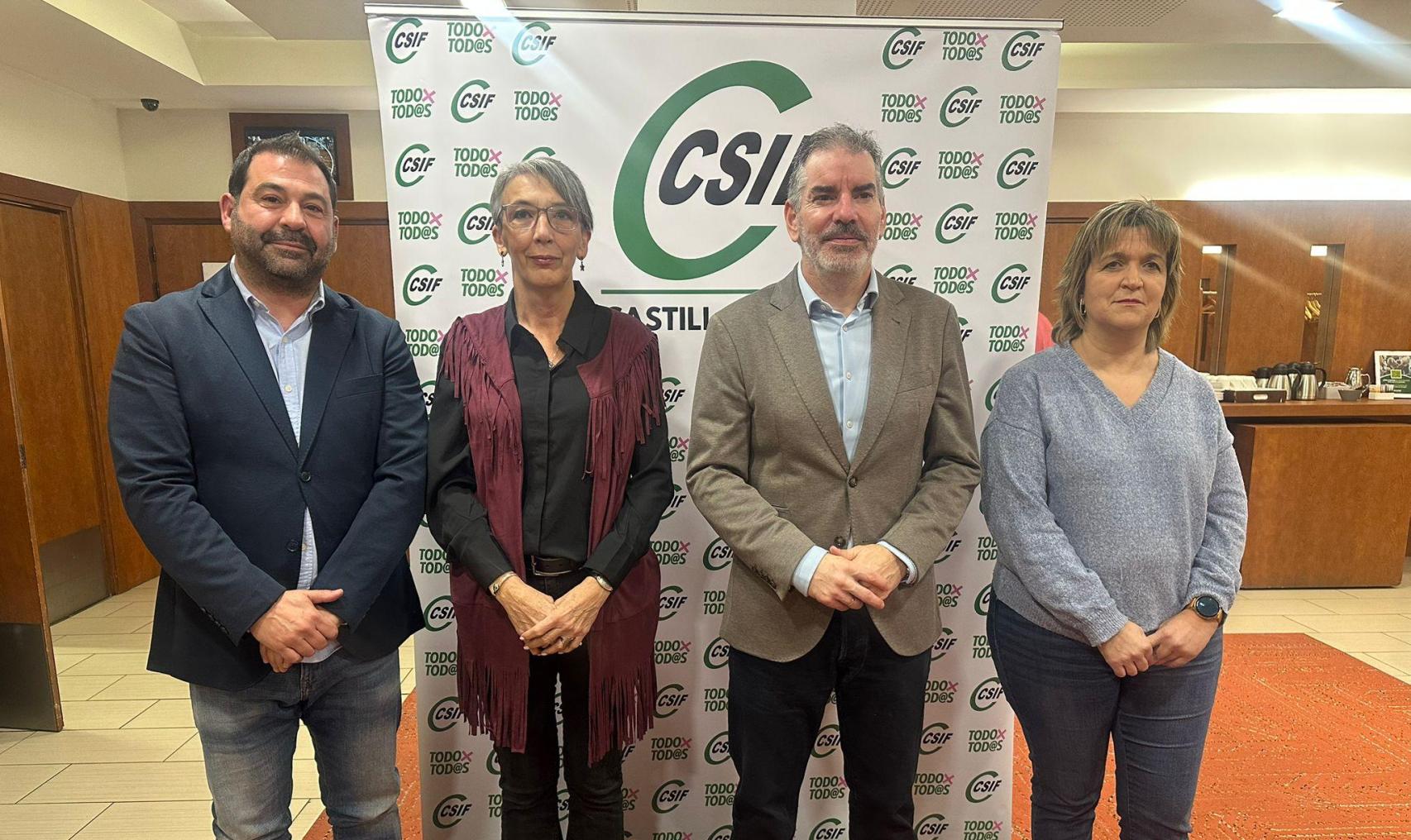 Agustín Argulo, Elena Moral, Benjamín Castro y María José San Román, de CSIF, en un encuentro de trabajo este martes en Valladolid
