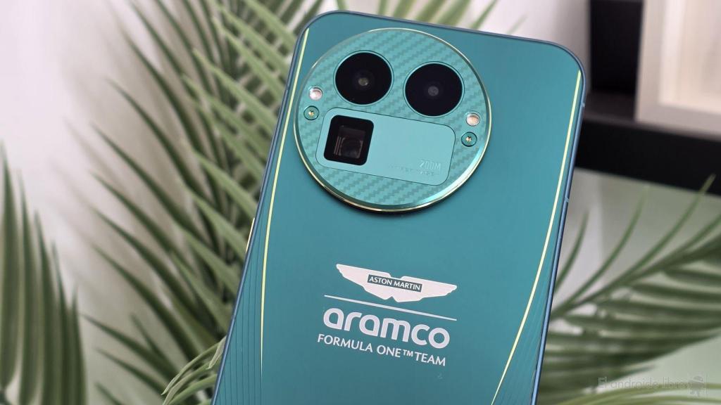 REALME GT8 Pro ARAMCO ASTON MARTIN