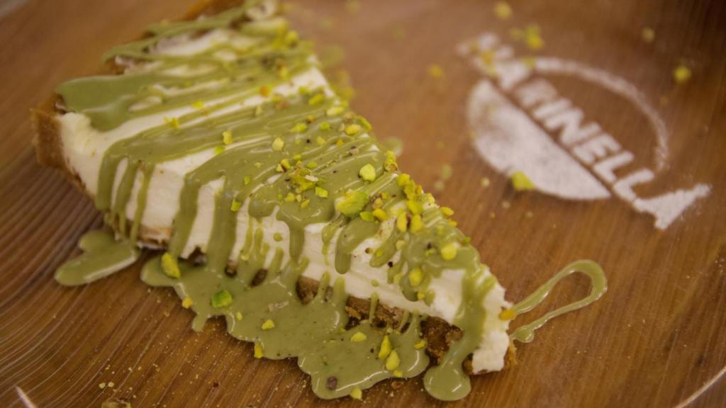 La tarta de queso con pistacho.