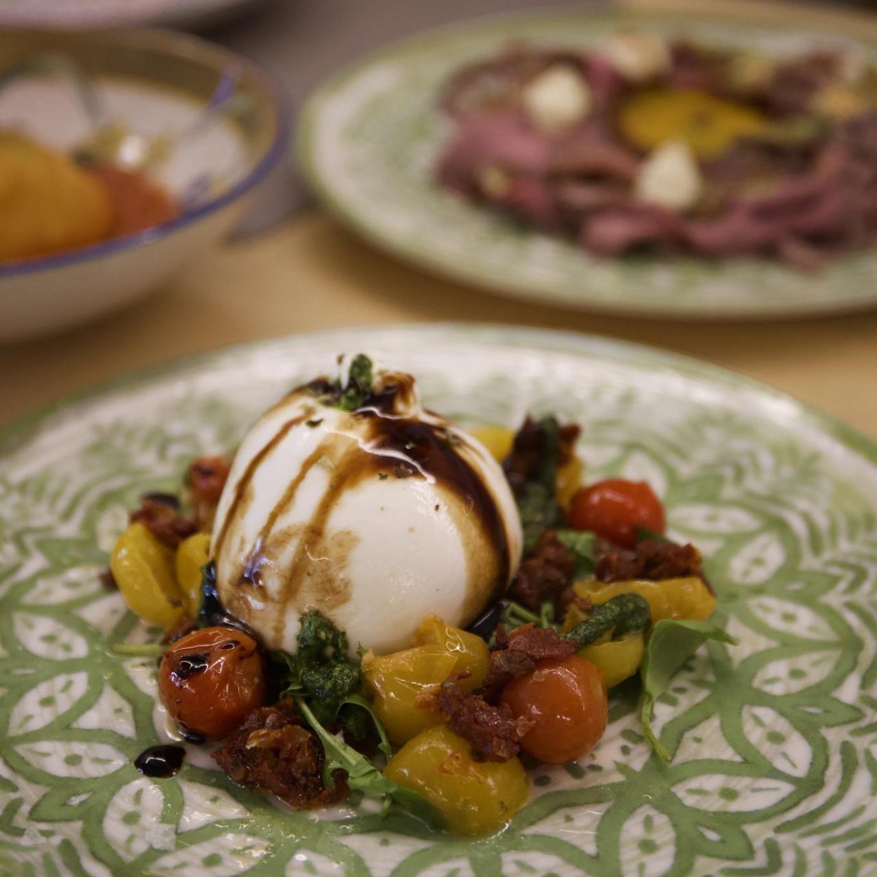 La ensalada de burrata.