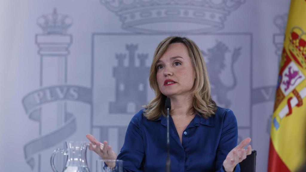 La ministra de Educación, Pilar Alegría, interviene en la rueda de prensa posterior al Consejo de Ministros, este martes en el palacio de la Moncloa en Madrid.