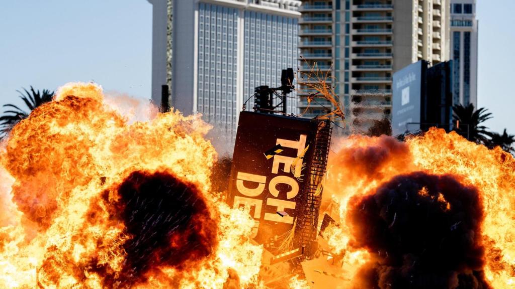 La explosión organizada por AWS en Las Vegas para ilustrar el fin de la 'deuda tecnológica'.