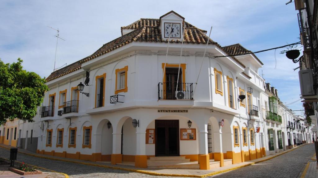 Fachada del Ayuntamiento de Peñaflor.