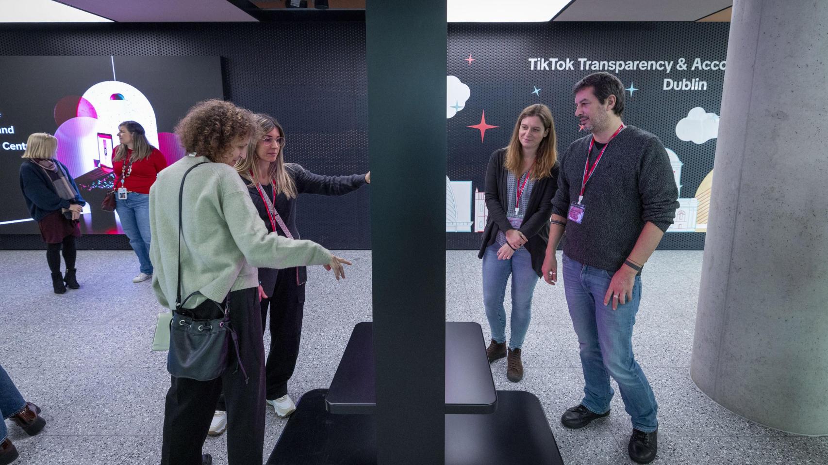Visita al Centro de Transparencia y Responsabilidad de TikTok en Dublin (DUBTAC).