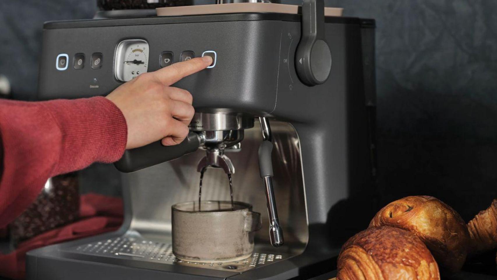 Llegan las Rebajas de Navidad a AEG: date un capricho con esta máquina de café espresso rebajada 130€
