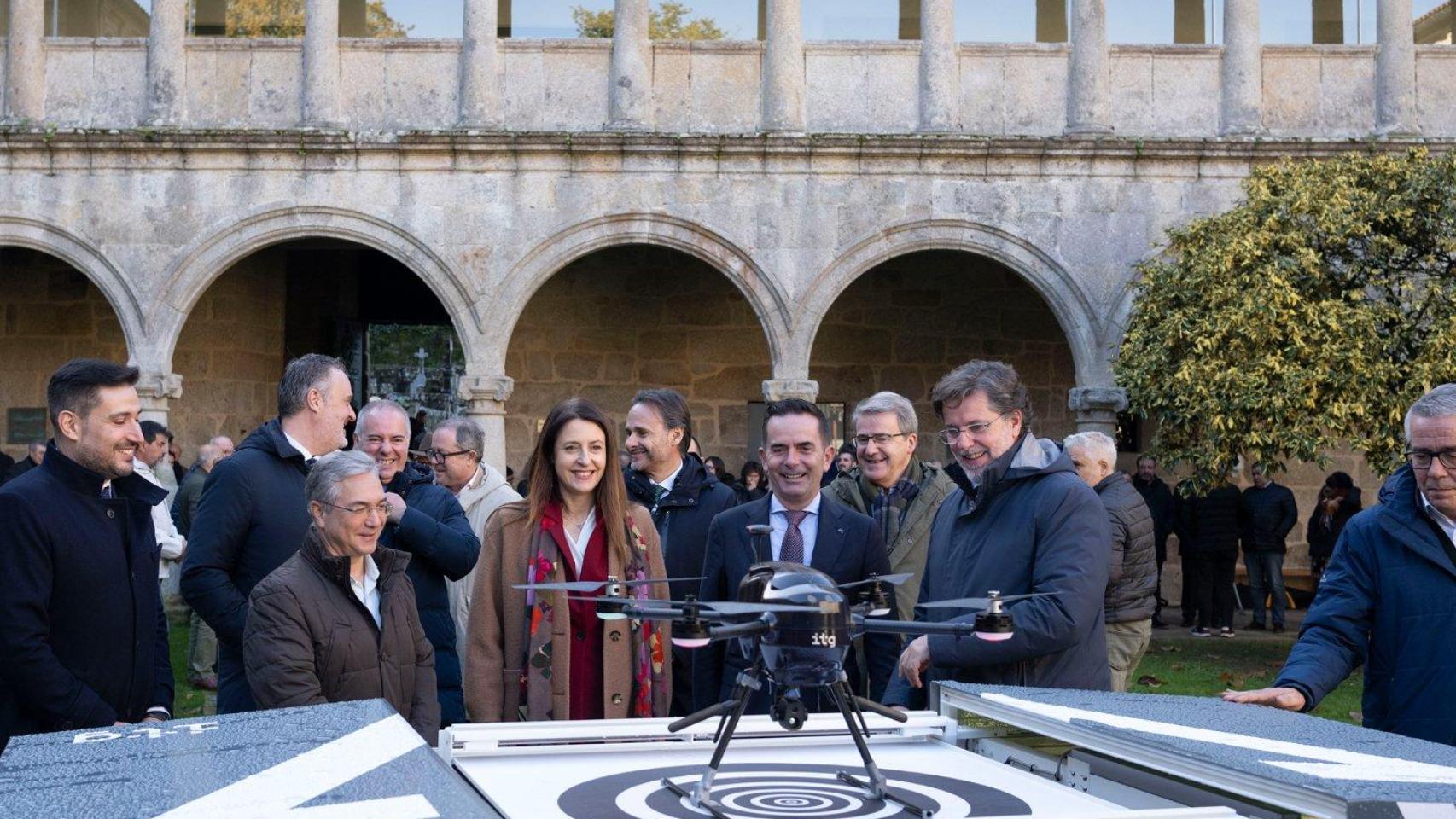 Abanca refuerza la lucha contra los incendios en Galicia con drones de vigilancia de última generación