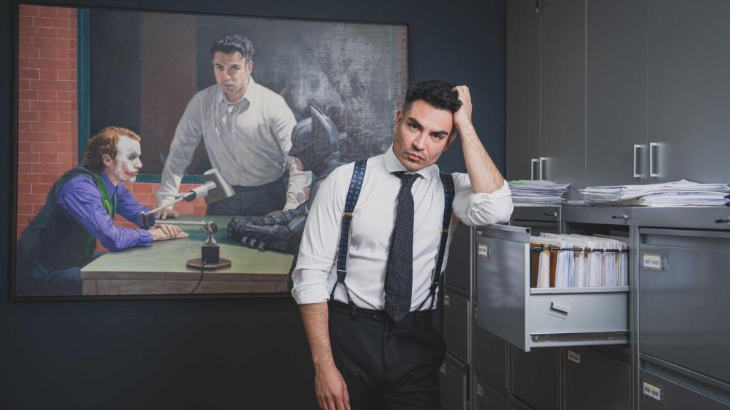 Alfredo Arrién Paredes, en su despacho madrileño, posando para El Español.