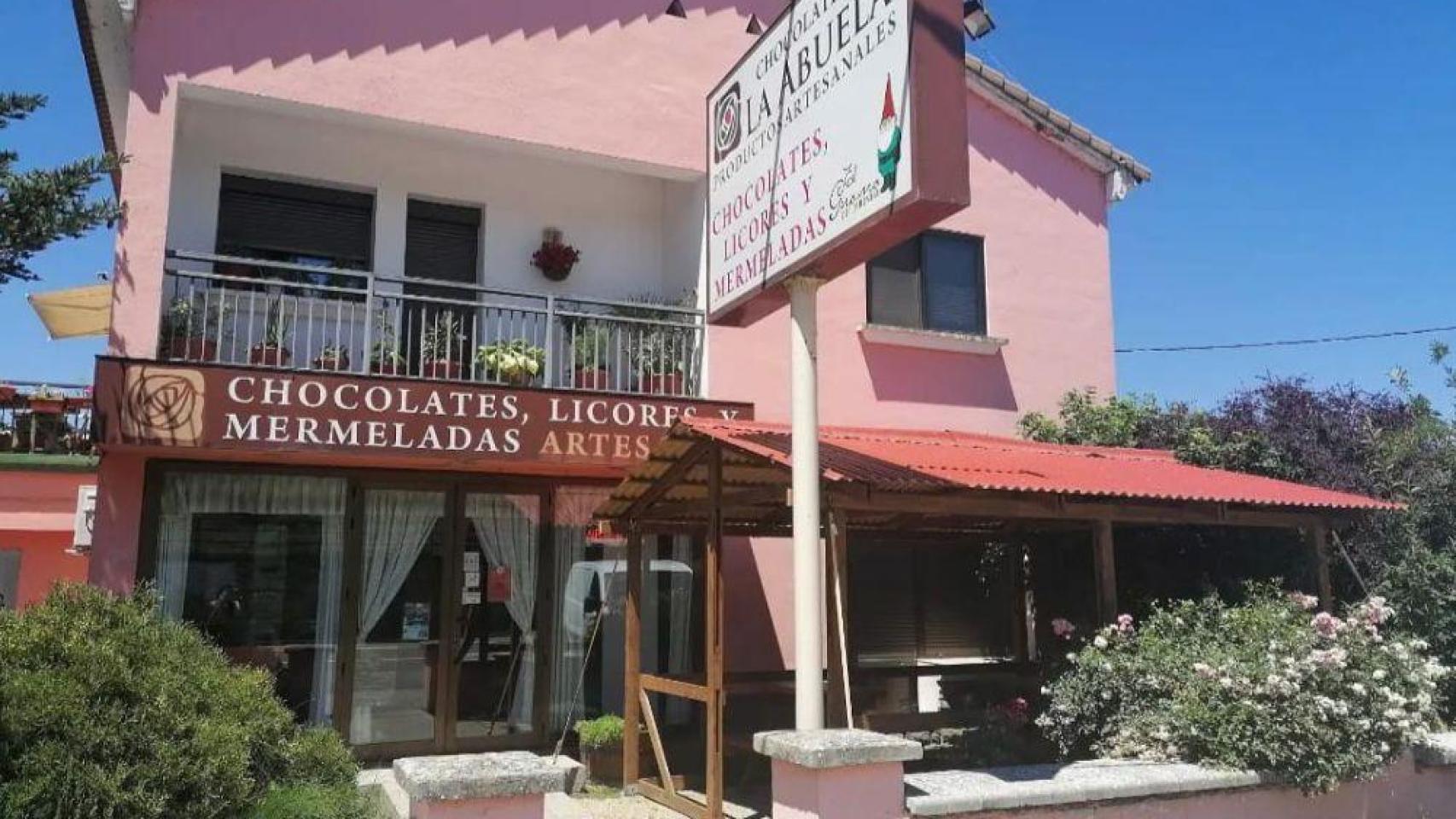 Chocolates de la Abuela, en medio de una carretera de Huesca.