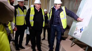 El consejero de Sanidad, Alejandro Vázquez Ramos, visita el bloque de consultas externas del Hospital Universitario de Salamanca.
