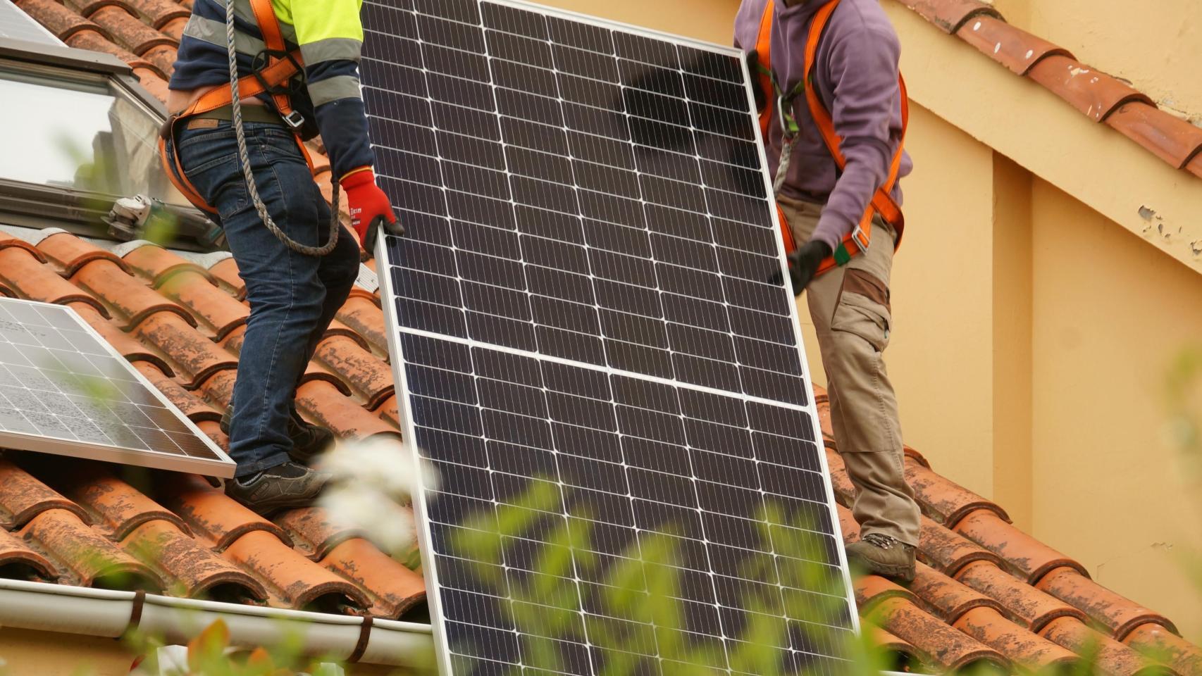 Paneles fotovoltaicos de una instalación de autoconsumo de SotySolar.