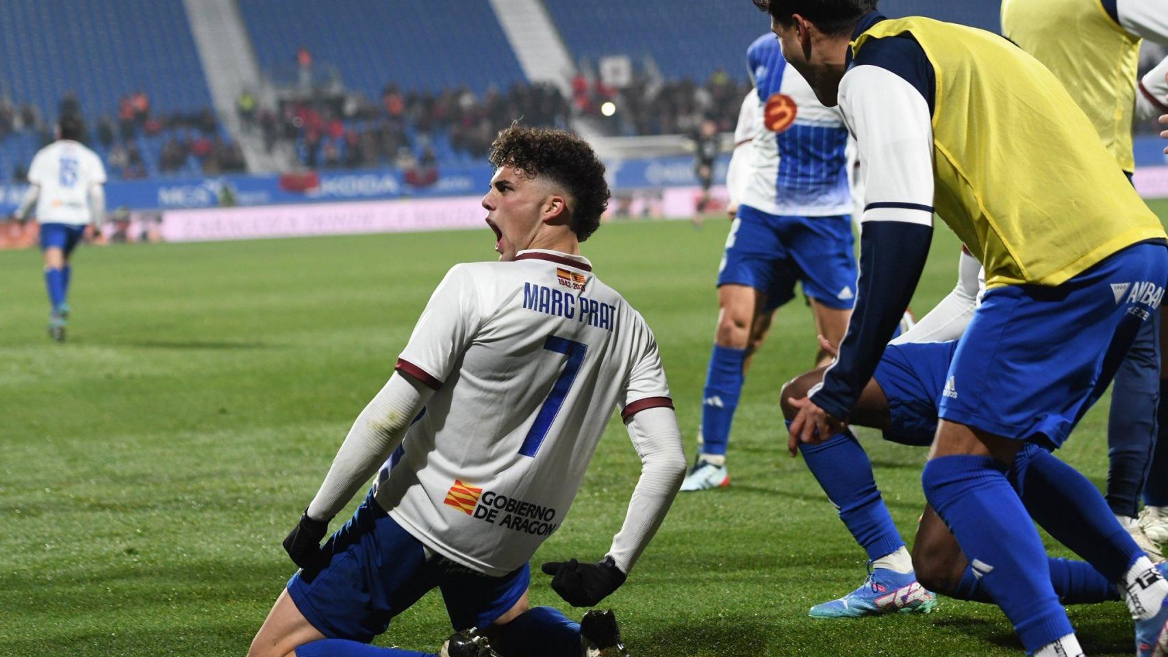 Marc Prat celebra el gol del 2-2 ante el Osasuna.