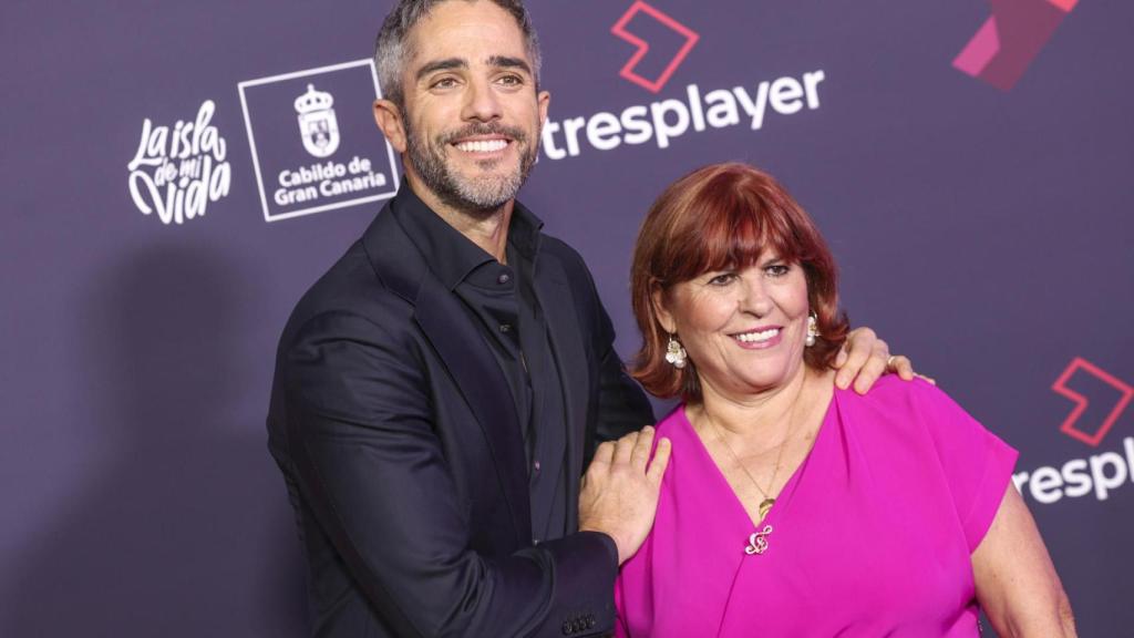 Roberto Leal y su madre Mercedes Guillén en el Atresplayer Day.