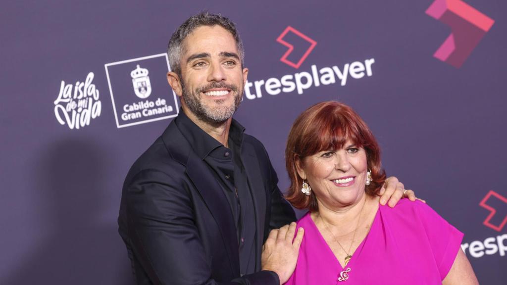 Roberto Leal y su madre Mercedes Guillén en el Atresplayer Day.