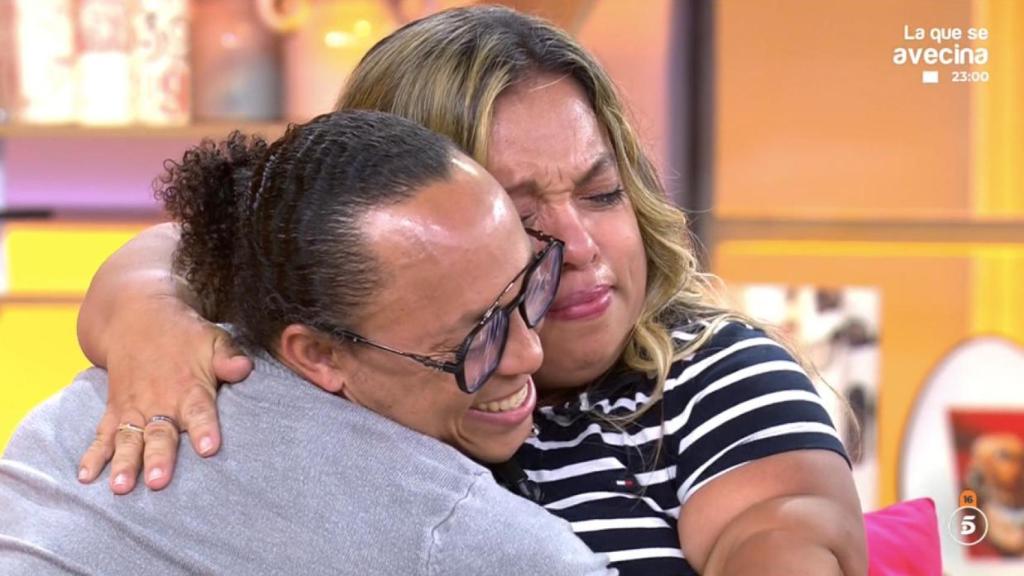 Danny y Pierina se abrazan en 'El diario de Jorge'