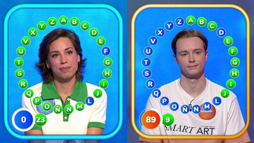 Manu Pascual y Rosa Rodríguez en uno de los roscos de 'Pasapalabra'.