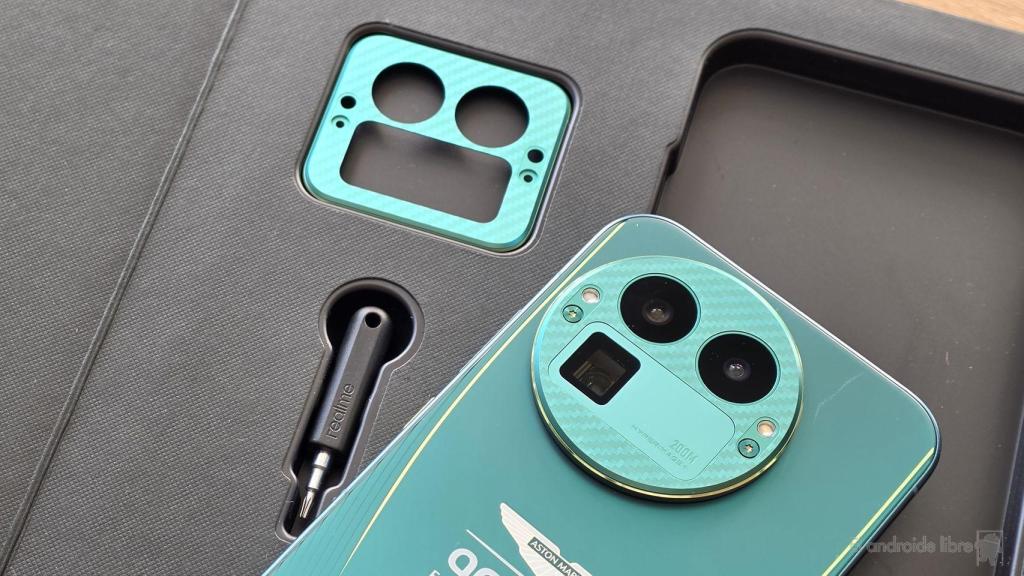 Realme GT8 Pro ARAMCO ASTON MARTIN