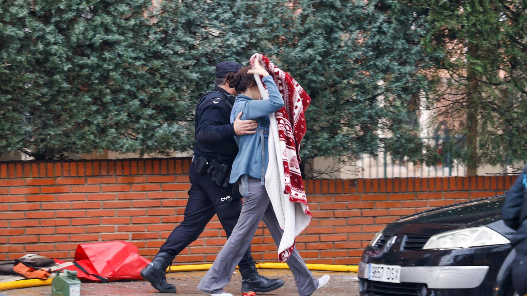 Imágenes de la explosión y posterior incendio de una vivienda en el barrio de Buenavista de Toledo