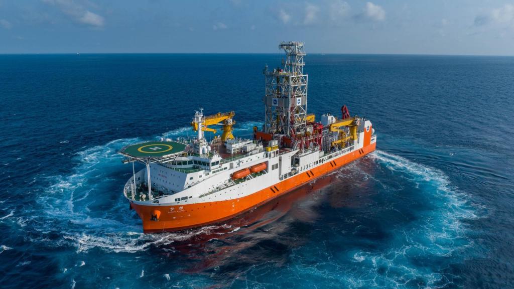 El buque de exploración de aguas profundas Mengxiang