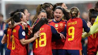 Las jugadoras de España celebran el título de la Women's Nations League.
